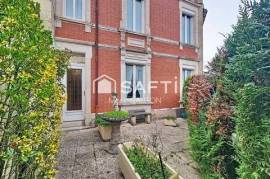 Sect Jamin 145 m² jardinet, cour, terrasse, garage