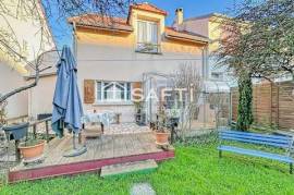 Maison familiale avec une chambre au rez-de-chaussée