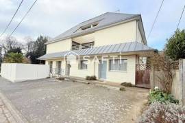 MAISON DE 364 M2 SUR TERRAIN DE 902 M2 A REGUINY