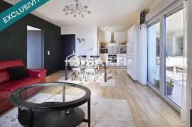 Appartement T4 avec une spacieuse loggia et une place de parking privative