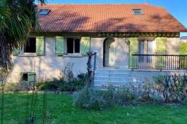 Maison d’habitation avec garage située sur la commune d’Ussac.