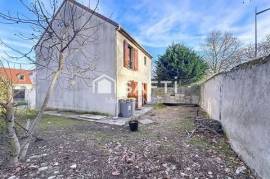 Maison individuelle de 92 m2 en impasse, 3 grandes chambres, garage sous vide sanitaire
