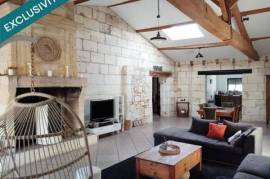 Maison 6 pièces de 203m2 sur 1200m2 de terrain piscinable.