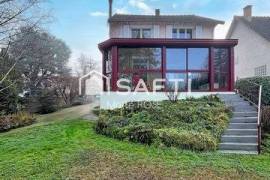 Maison meulière avec Maison annexe.