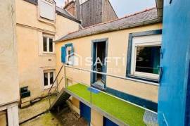 A RENOVER Maison et garage BOX proche rue de Paris