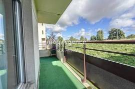 STUDIO AVEC BALCON A 14 MN A PIED DE LA GARE