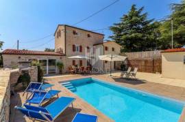 Rovinj, surroundings, stone house with swimming pool