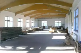 Produktionshalle mit Büroflächen / Wohnung - Rumänien