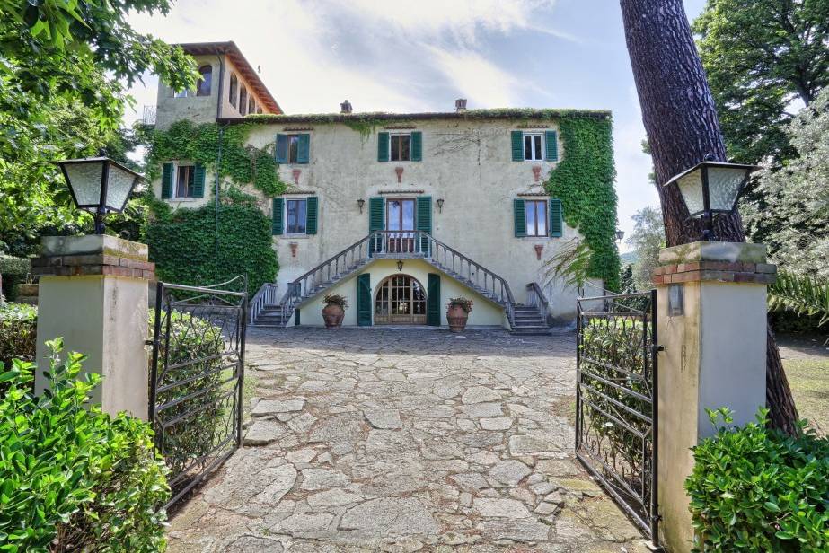Prestigious historic Tuscan manor