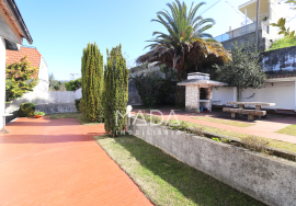 Detached house T4 near Holmes Place in Nogueira, Braga
