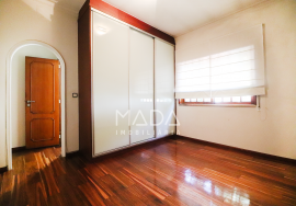 Detached house T4 near Holmes Place in Nogueira, Braga