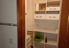 Excellent T3 Apartment in Gambelas for Sale
