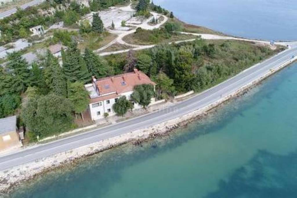 ISZTRIA, NOVIGRAD, ANTENAL - ház 10 méterre a tengertől!