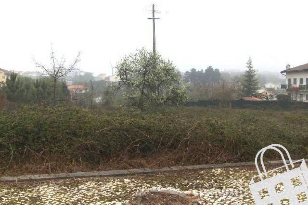 Plot with 561m2 for housing construction