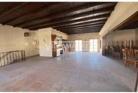 2-storey stall store with 226 m2 located in Pias - Serpa- Alentejo