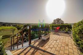 Fantastic 4 Bedroom Villa, with swimming pool, large garden, and garage, near Lagos