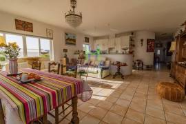 Fantastic 4 Bedroom Villa, with swimming pool, large garden, and garage, near Lagos