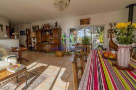 Fantastic 4 Bedroom Villa, with swimming pool, large garden, and garage, near Lagos