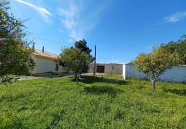 Single-storey house T4 with surrounding land + 3 adjoining rustic lands for sale