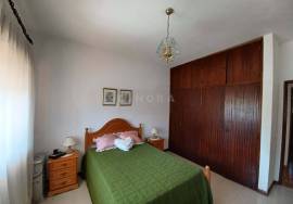 Single-storey house T4 with surrounding land + 3 adjoining rustic lands for sale