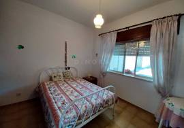 Single-storey house T4 with surrounding land + 3 adjoining rustic lands for sale