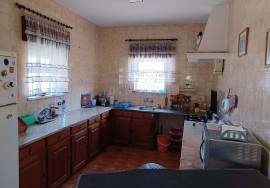 Single-storey house T4 with surrounding land + 3 adjoining rustic lands for sale