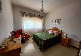 Single-storey house T4 with surrounding land + 3 adjoining rustic lands for sale