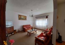 Single-storey house T4 with surrounding land + 3 adjoining rustic lands for sale