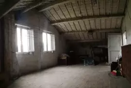 attic room 1
