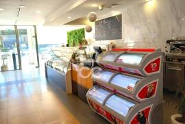 Coffee/Confectionery Trespass in full operation, in Perafita