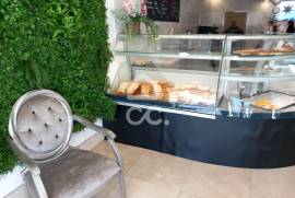 Coffee/Confectionery Trespass in full operation, in Perafita