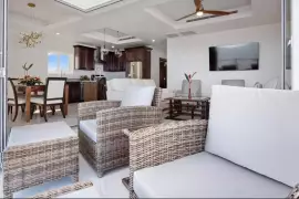 The Delphinium Suite - Luxury ocean front