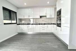 New 3 and 4 bedroom flats - Olhão