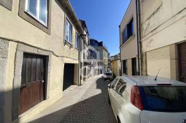 Building for sale in an exclusive area of Porto, next to the Douro