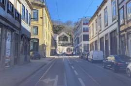 Building for sale in an exclusive area of Porto, next to the Douro