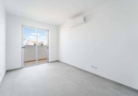 Modern,  4-bedroom apartment with ample terraces