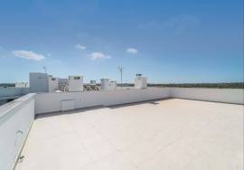 Modern,  4-bedroom apartment with ample terraces