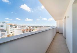Modern,  4-bedroom apartment with ample terraces