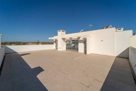 Modern,  4-bedroom apartment with ample terraces