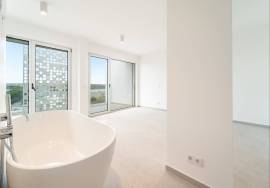 Modern,  4-bedroom apartment with ample terraces