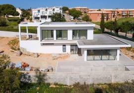 Modern 3+1-bedroom villa with pool – new construction