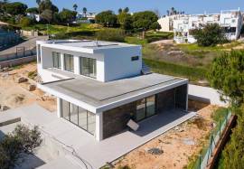 Modern 3+1-bedroom villa with pool – new construction