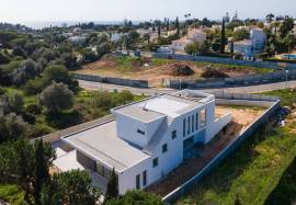 Modern 3+1-bedroom villa with pool – new construction