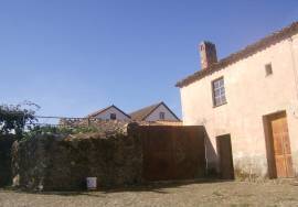 Old house in Roqueiro / Oleiros.