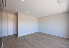 4 Bedroom Duplex Apartment