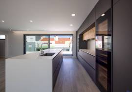 4 Bedroom Duplex Apartment