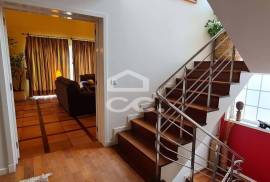 Luxury villa with pool and stunning views minutes from the center of Chaves