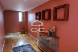 Luxury villa with pool and stunning views minutes from the center of Chaves