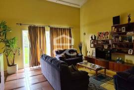 Luxury villa with pool and stunning views minutes from the center of Chaves