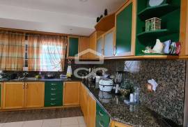 Luxury villa with pool and stunning views minutes from the center of Chaves